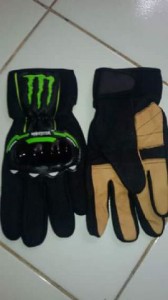 sarung-tangan-monster